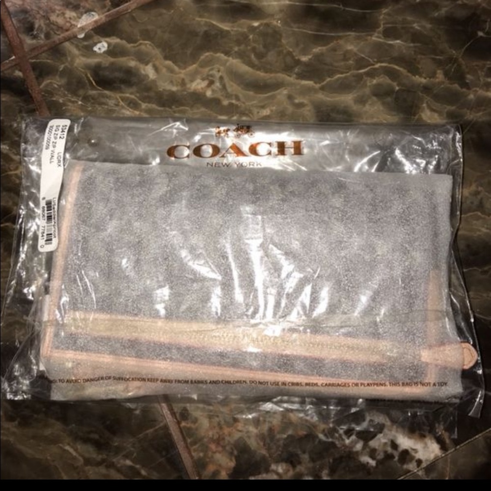 Coach wristlet wallet purse.